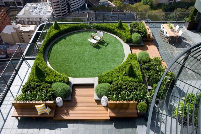 屋顶想设计成一个花园，如图，求大神给个好的设计方案？