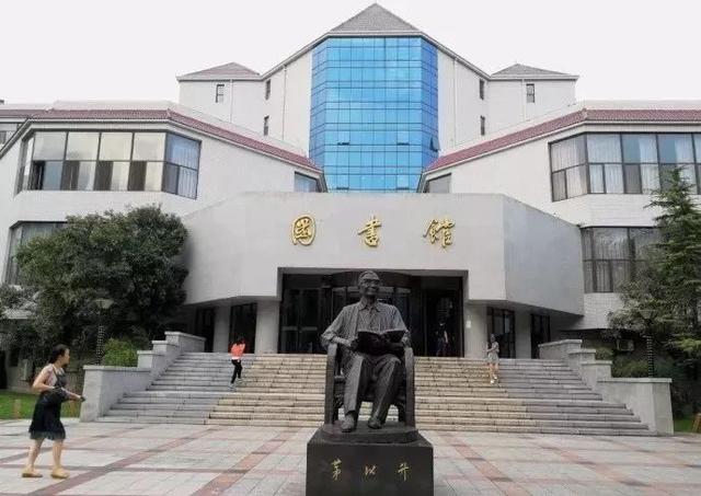 北京哪所高校的图书馆颜值和实力都很高？